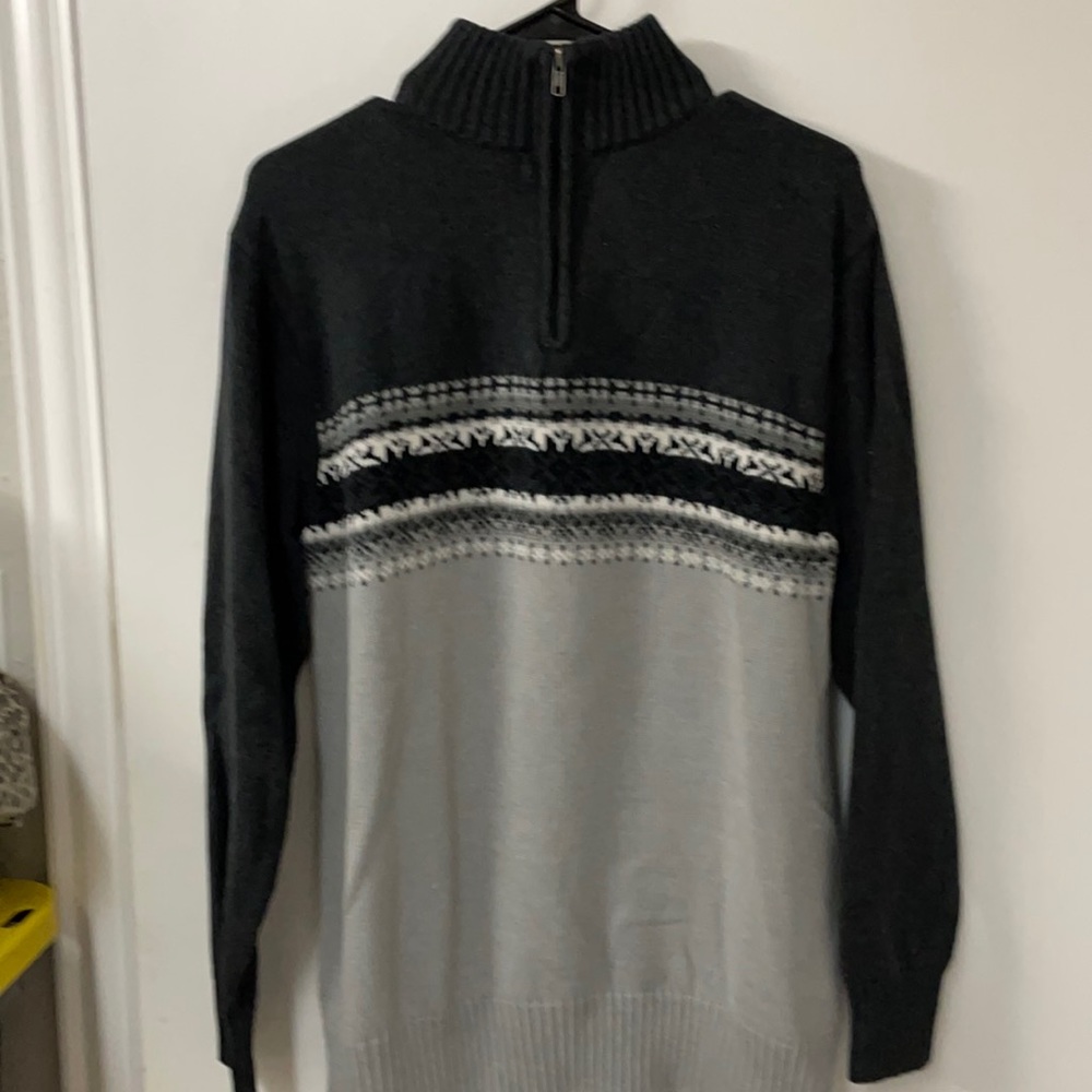 Pullover zip up sweater